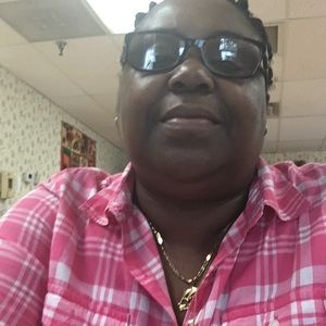 Meet your Posher, Elaine